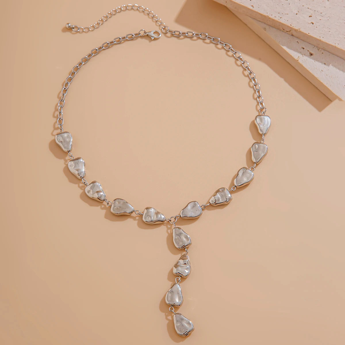 Collar forma V gota