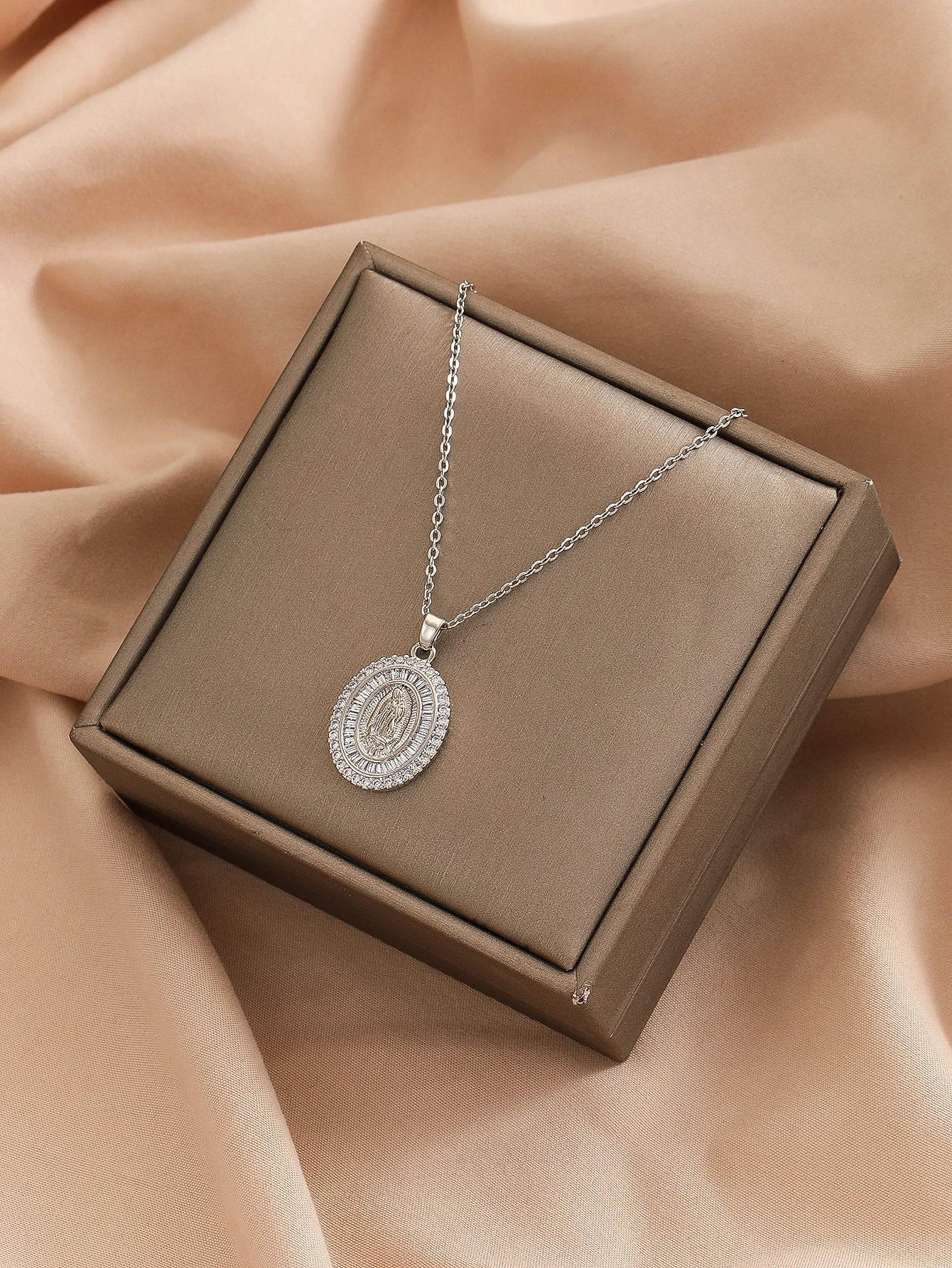 Conjunto de colgantes Virgenes