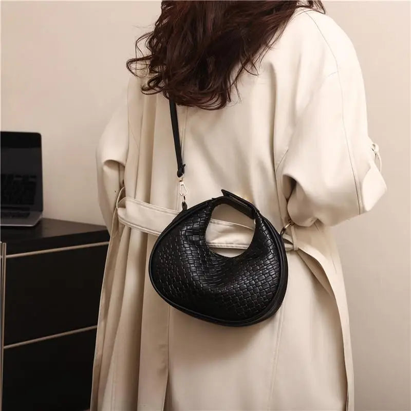 Bolso medialuna retro