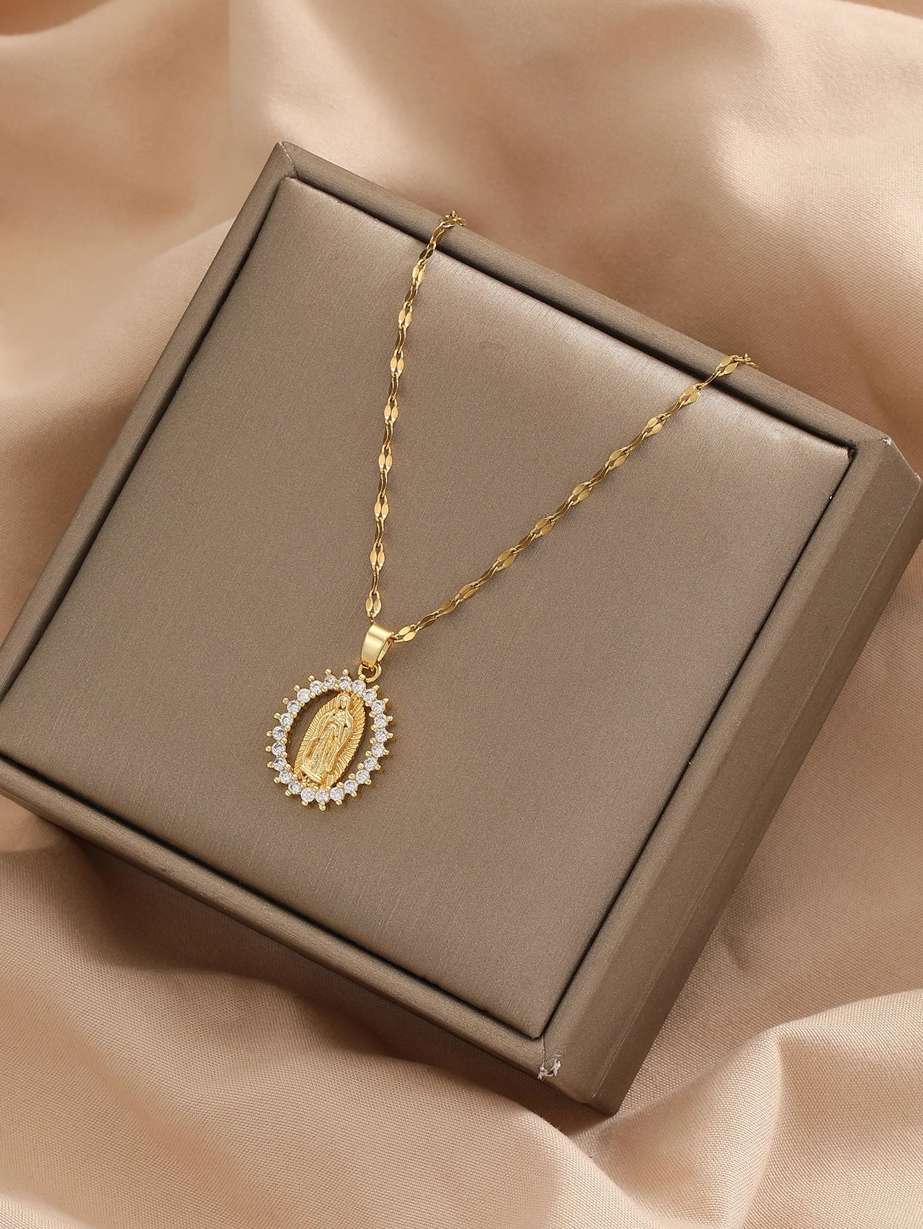 Conjunto de colgantes Virgenes