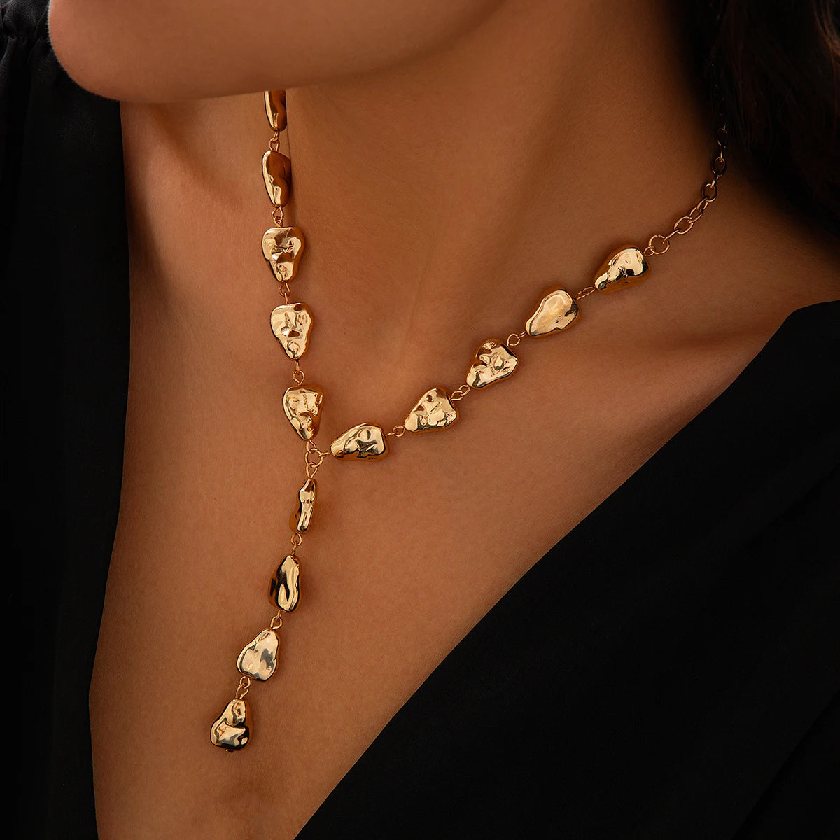 Collar forma V gota