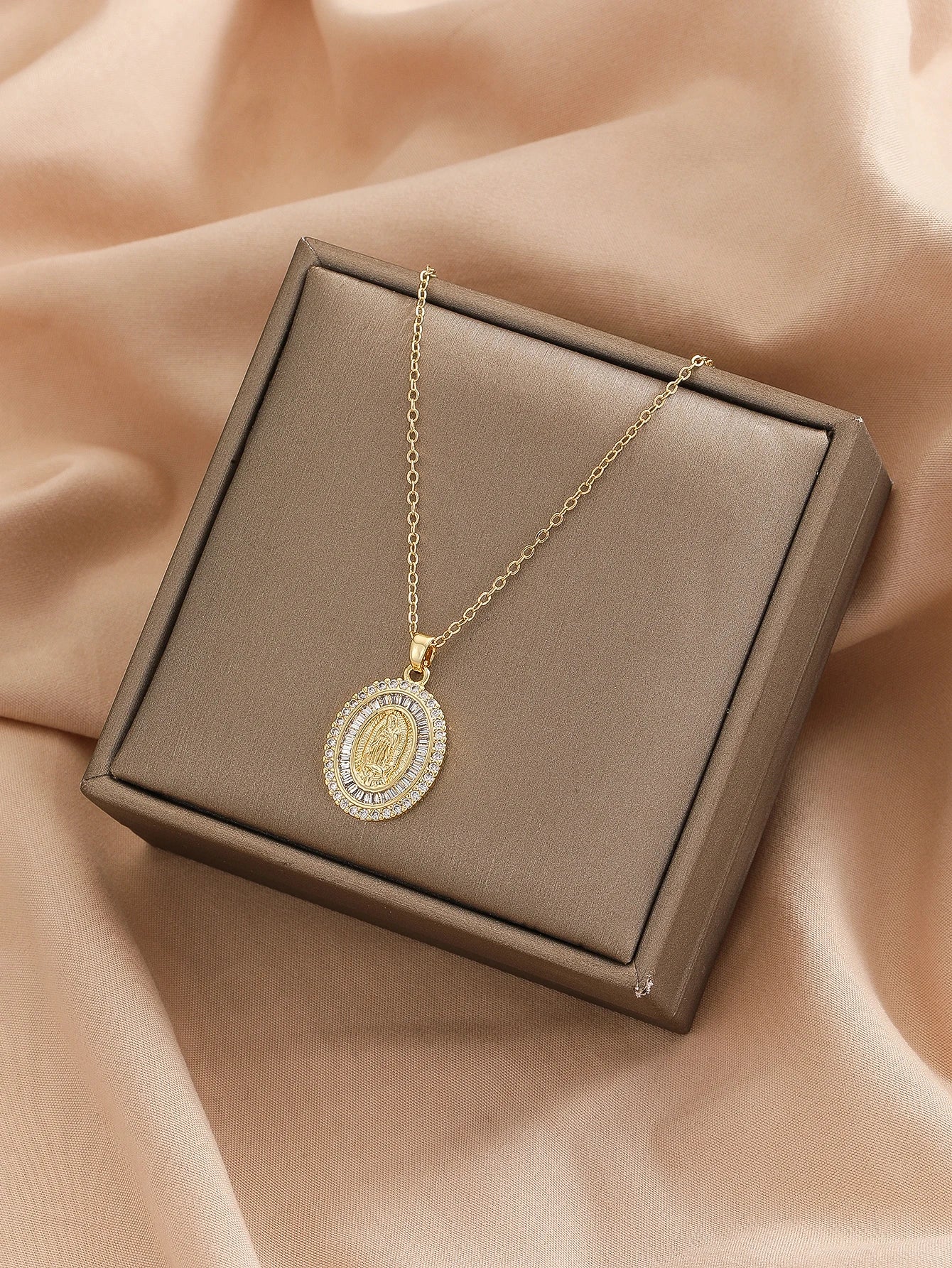 Conjunto de colgantes Virgenes