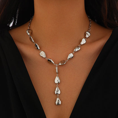 Collar forma V gota