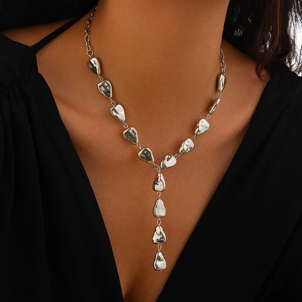 Collar forma V gota